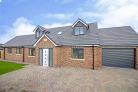 a 4 bedroom dorma bungalow we built in ilkeston, derbyshire...  click to enlarge!